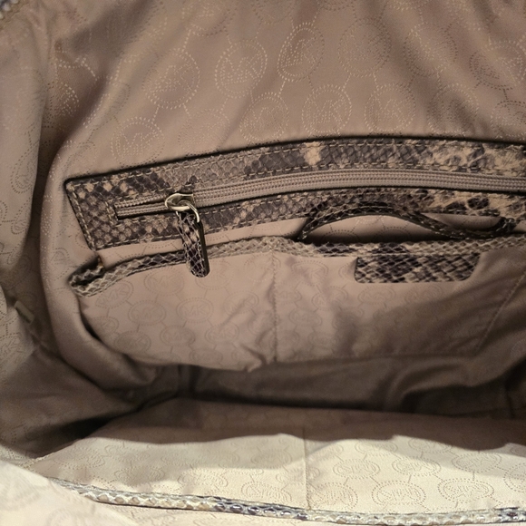 BRAND NEW MICHAEL KORS Leather Satchel - Picture 2 of 10